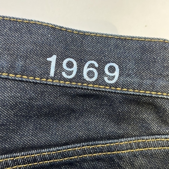 GAP Standard Straight Leg Size 30 x 32 - Picture 12 of 16